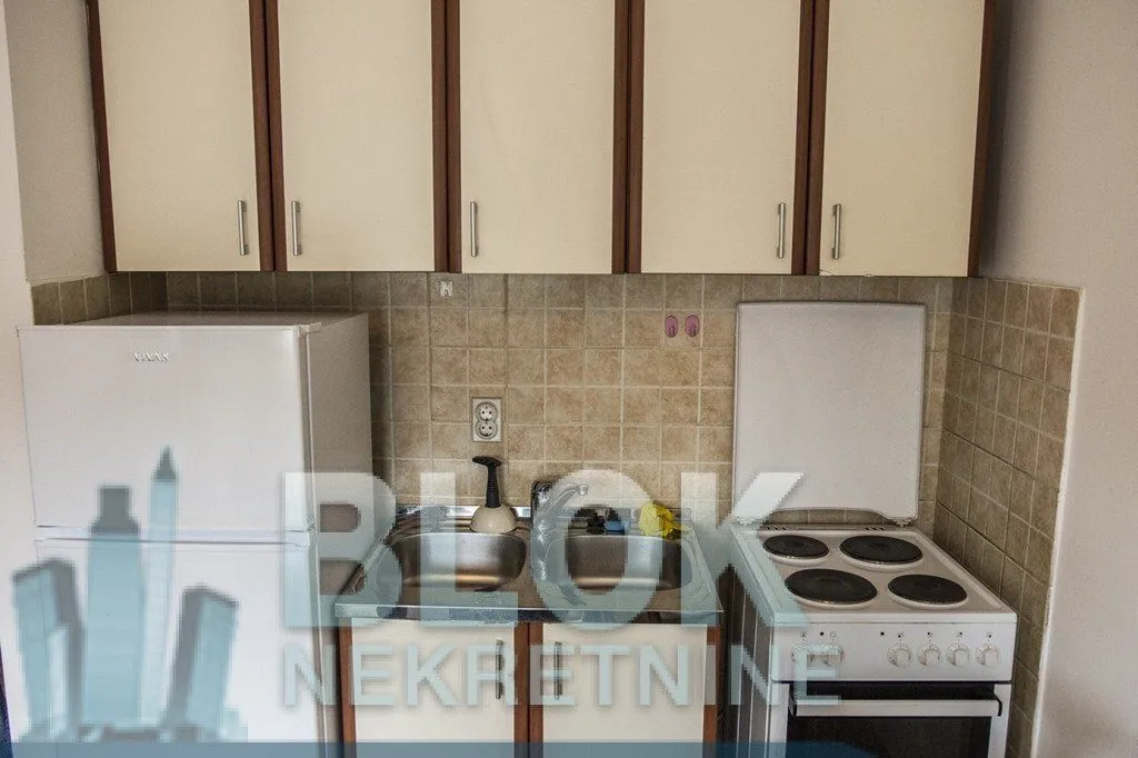 Izdavanje, jednosoban stan, 38m², Pobrežje, Podgorica