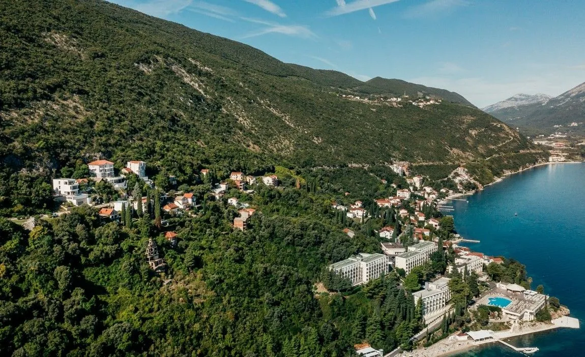 Prodaja, kuća, 236m², Njivice, Herceg Novi