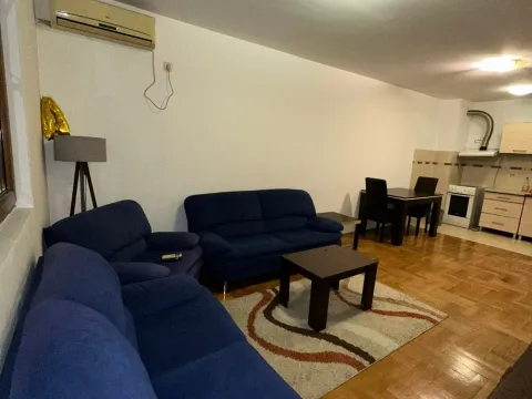 Izdavanje, dvosoban stan, 65m², Stari Aerodrom, Podgorica - image 7
