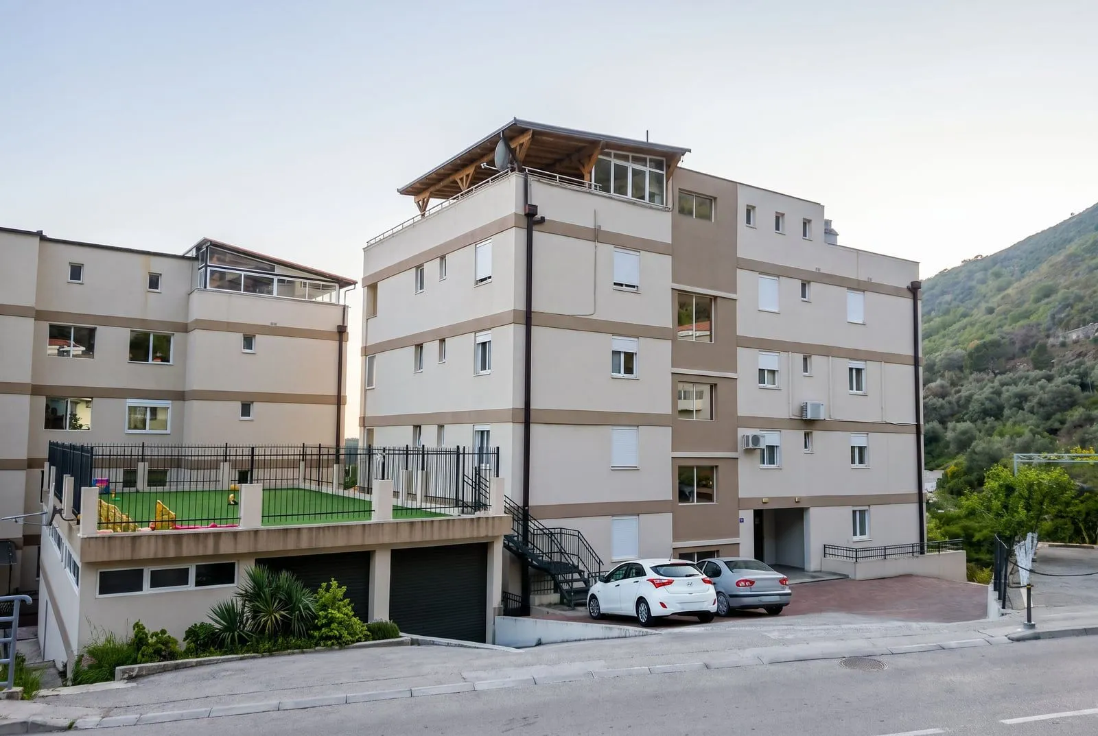 Sale, four bedroom apartment, 90m², Petrovac, Budva