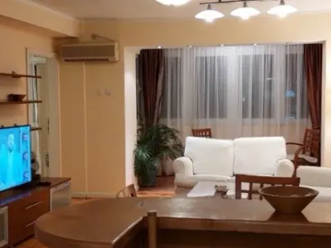 Izdavanje, trosoban stan, 70m², Centar, Podgorica - image 4