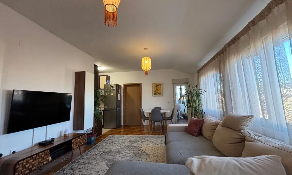 Prodaja, dvosoban stan, 61m², Tološi, Podgorica