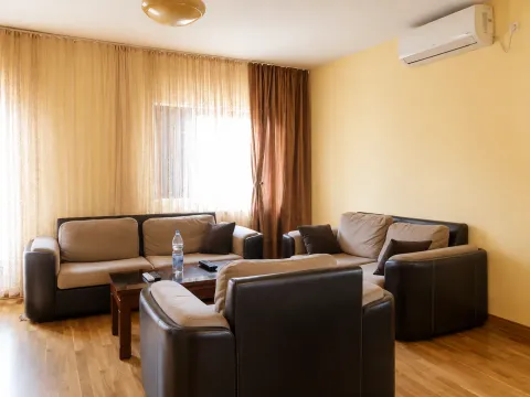 Rent, house, 120m², Stari Aerodrom, Podgorica - image 3