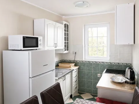 Rent, one bedroom apartment, 43m², Rafailovići, Budva - image 4