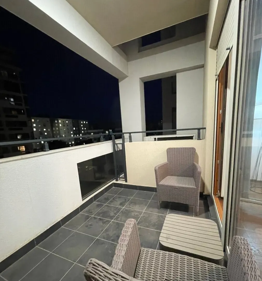 Izdavanje, dvosoban stan, 70m², Master Kvart, Podgorica