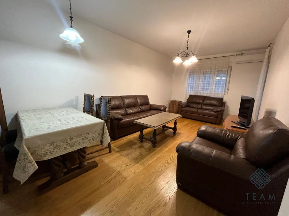 Izdavanje, jednosoban stan, 48m², Central Point, Podgorica