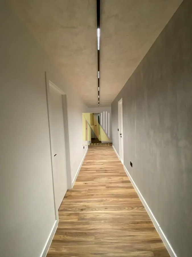 Prodaja, četvorosoban stan, 119m², Centar, Novi Sad