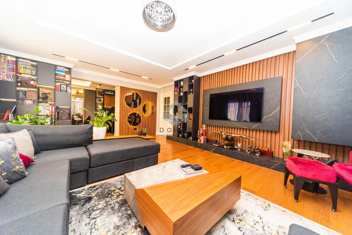 Rent, three bedroom apartment, 195m², Tološi, Podgorica