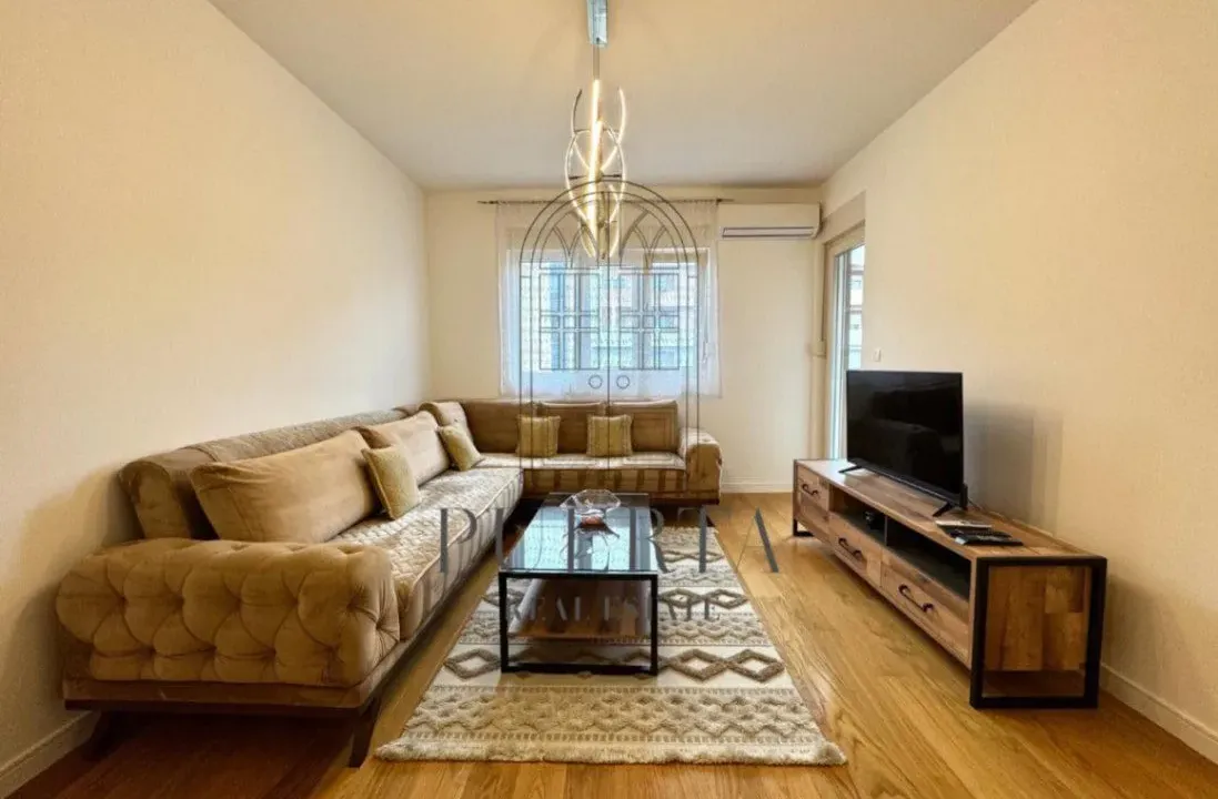 Izdavanje, jednosoban stan, 54m², Central Point, Podgorica