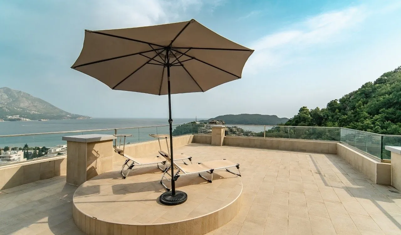 Sale, three bedroom apartment, 233m², Bečići, Budva