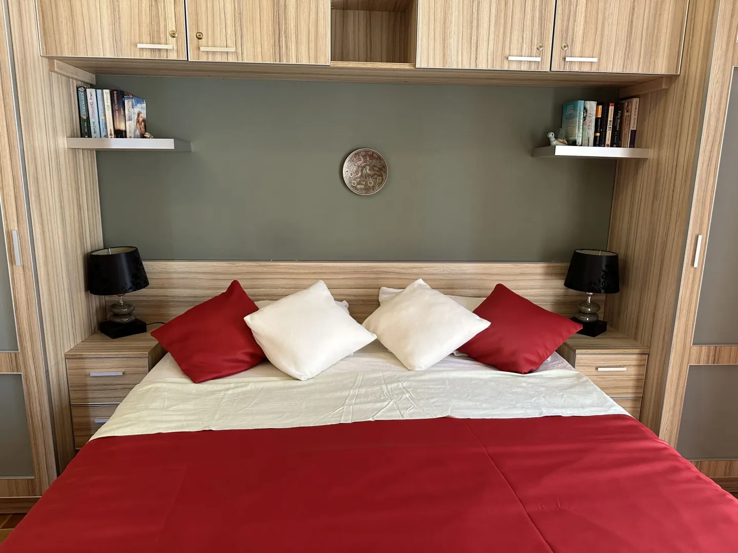 Izdavanje, dvosoban stan, 47m², Bečići, Budva