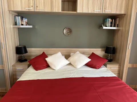 Izdavanje, dvosoban stan, 47m², Bečići, Budva - image 15