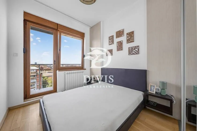 Prodaja, trosoban stan, 77m², Crveni Krst, Beograd