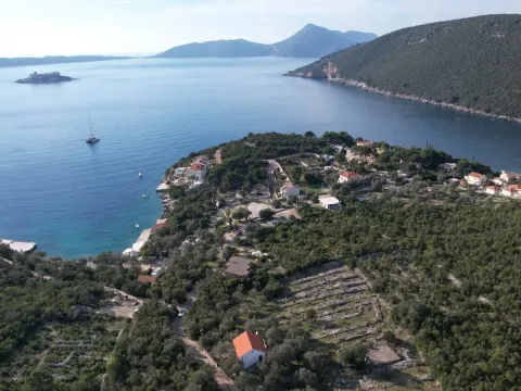 Zemljište in Luštica