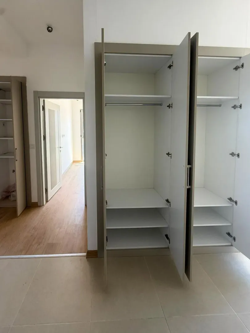 Prodaja, dvosoban stan, 77m², Centar, Bar