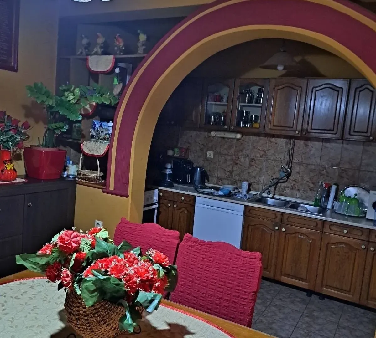 Prodaja, kuća, 610m², Sutomore, Bar