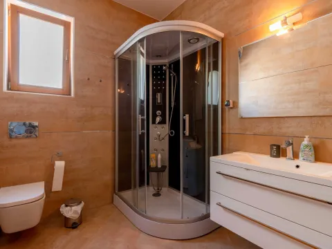 Prodaja, dvosoban stan, 106m², Dobrota, Kotor - image 17