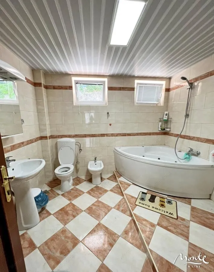 Sale, three bedroom apartment, 132m², Stoliv, Kotor