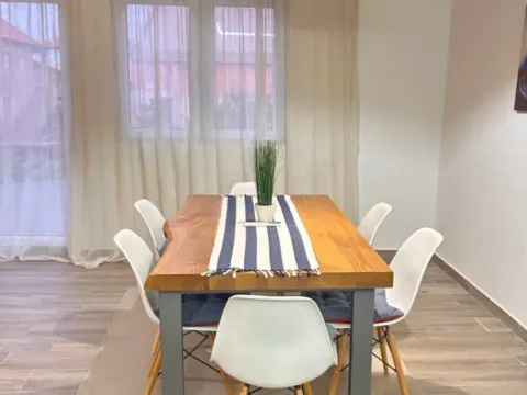 Izdavanje, dvosoban stan, 91m², Konik, Podgorica - image 6