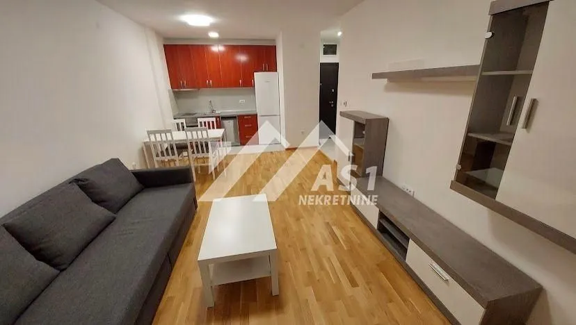 Izdavanje, dvosoban stan, 43m², Salajka, Novi Sad Sve Podlokacije