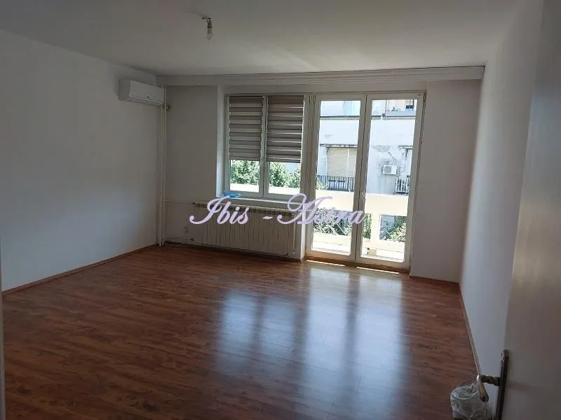 Izdavanje, četvorosoban stan, 90m², Stari Grad, Beograd