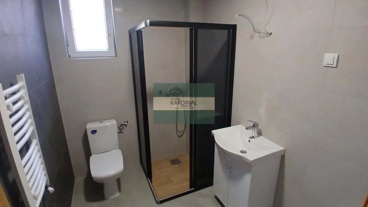 Prodaja, dvosoban stan, 70m², Erdoglija, Kragujevac