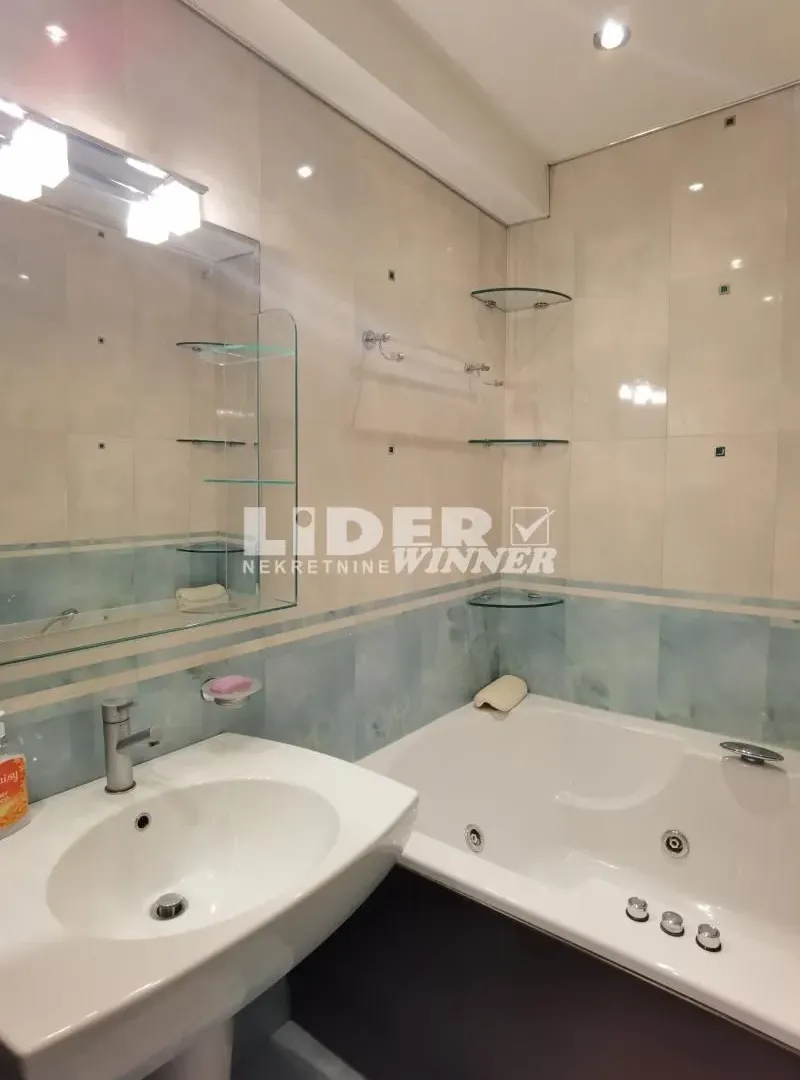 Rent, four bedroom apartment, 140m², Savski Venac, Beograd