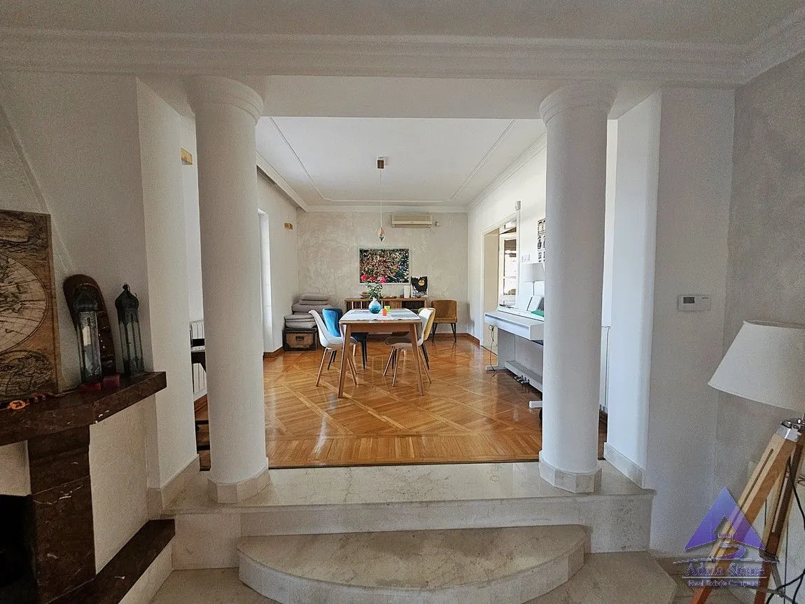 Sale, house, 308m², Tološi, Podgorica