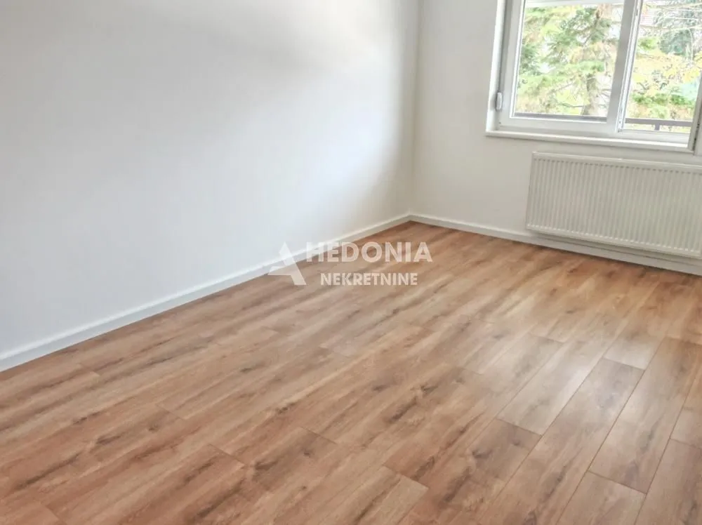 Sale, four bedroom apartment, 95m², Sremčica, Beograd