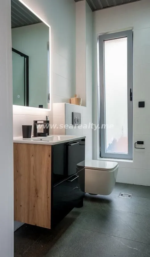 Prodaja, kuća, 280m², Tivat, Crna Gora