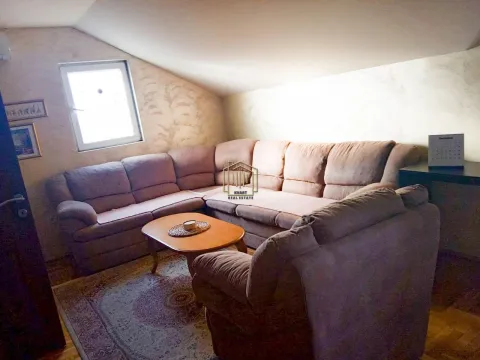 Izdavanje, jednosoban stan, 65m², Zlatica, Podgorica