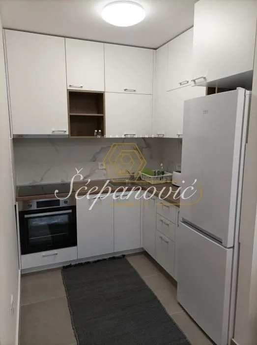 Prodaja, jednosoban stan, 40m², Šonsi, Novi Sad Sve Podlokacije