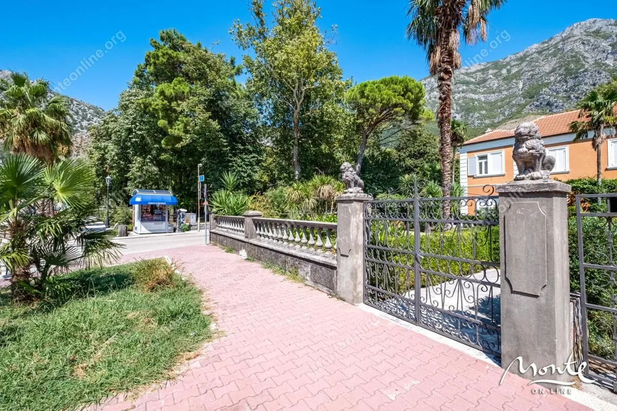 Sale, house, 112m², Risan, Kotor