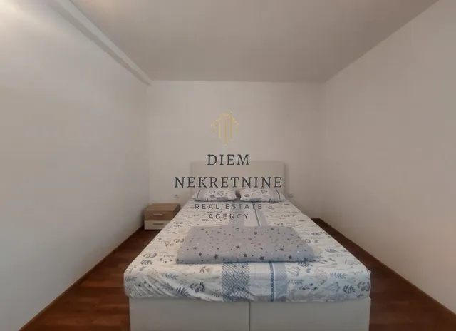 Izdavanje, dvosoban stan, 90m², Mrčevac, Tivat