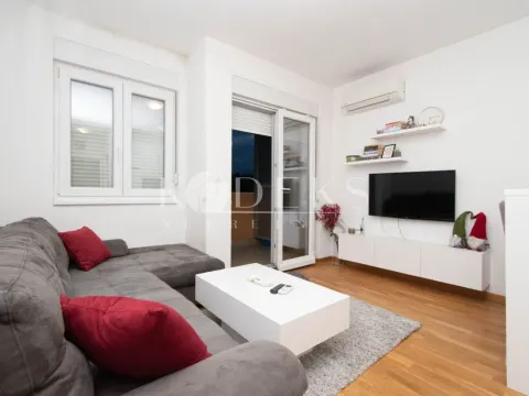 Rent, studio apartment, 27m², City Kej, Podgorica - image 1