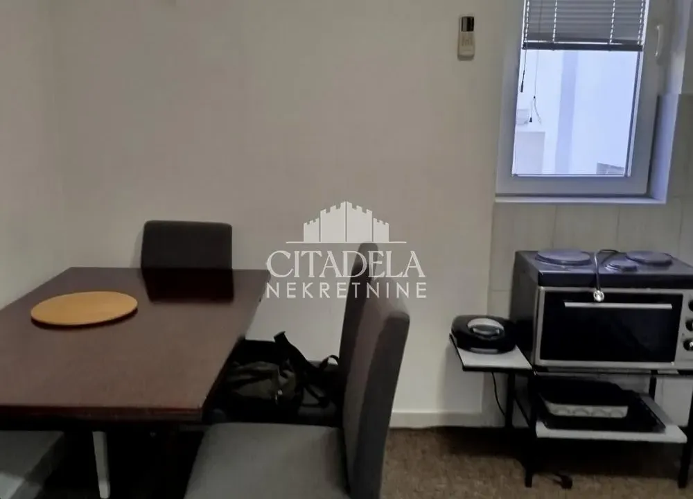 Izdavanje, jednosoban stan, 37m², Rušanj, Beograd