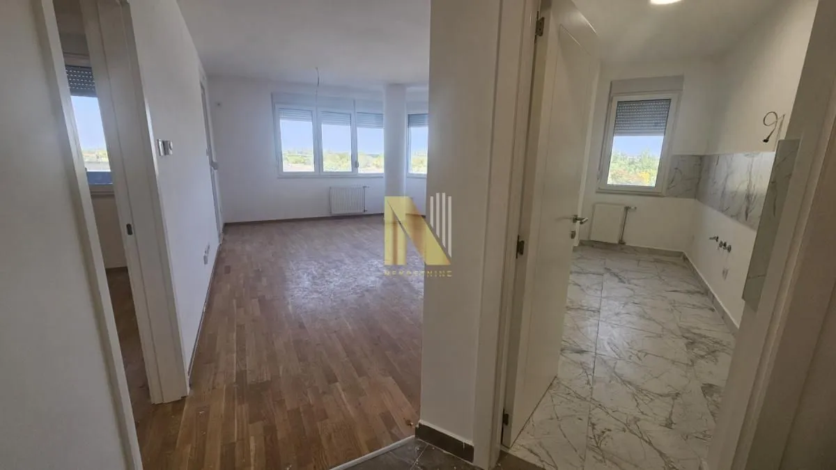 Izdavanje, četvorosoban stan, 100m², Avijatičarsko naselje, Novi Sad Sve Podlokacije