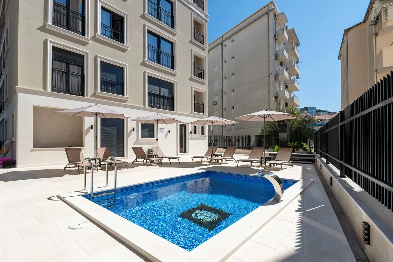 Rent, one bedroom apartment, 34m², Bečići, Budva