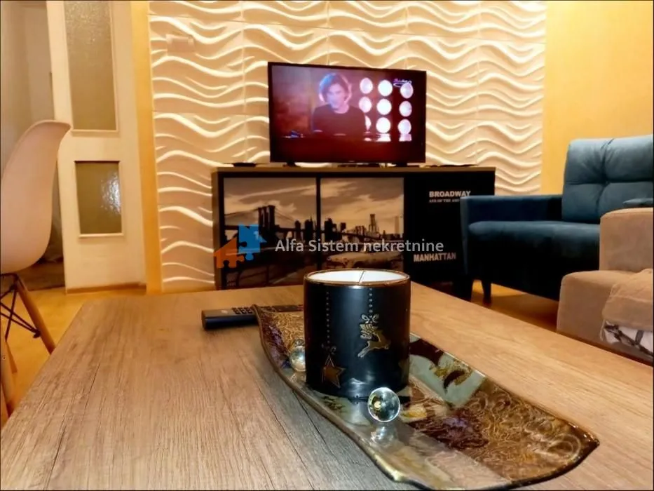 Izdavanje, dvosoban stan, 44m², Stari Grad, Beograd