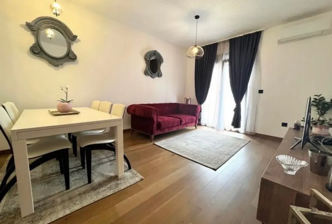 Izdavanje, dvosoban stan, 72m², Ljubović, Podgorica