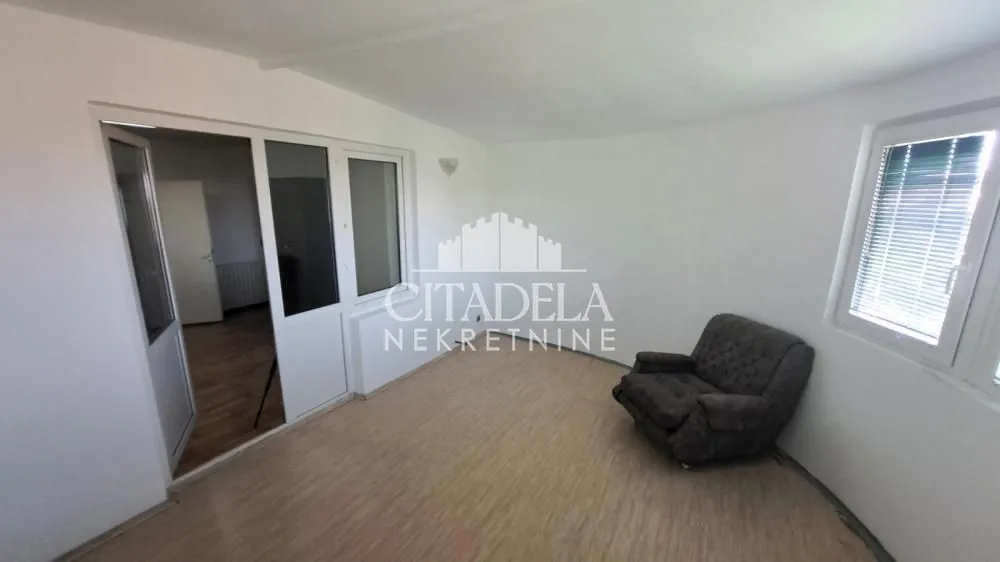 Rent, house, 200m², Čukarica, Beograd