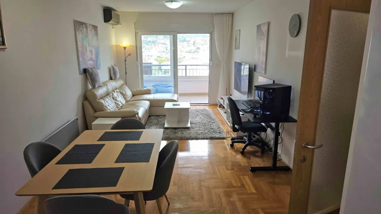 Sale, two bedroom apartment, 76m², Centar, Bar