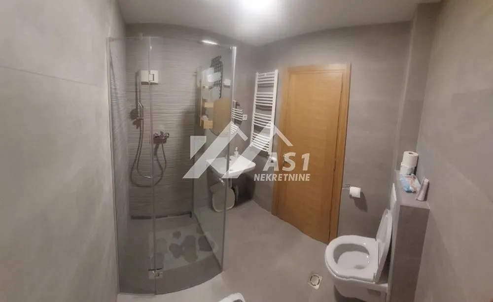 Izdavanje, jednosoban stan, 34m², Centar, Novi Sad