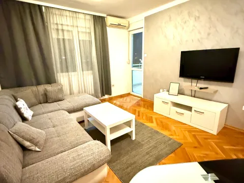 Rent, one bedroom apartment, 50m², Stari Aerodrom, Podgorica - image 2