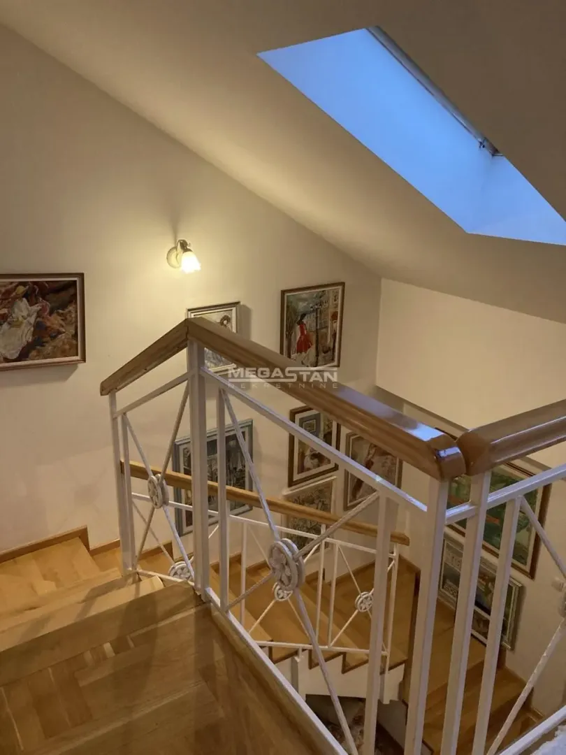 Izdavanje, trosoban stan, 110m², Vukov Spomenik, Zvezdara Sve Podlokacije