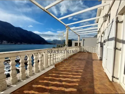 Izdavanje, trosoban stan, 130m², Dobrota, Kotor - image 18