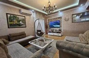 Izdavanje, trosoban stan, 100m², Blok 9, Podgorica