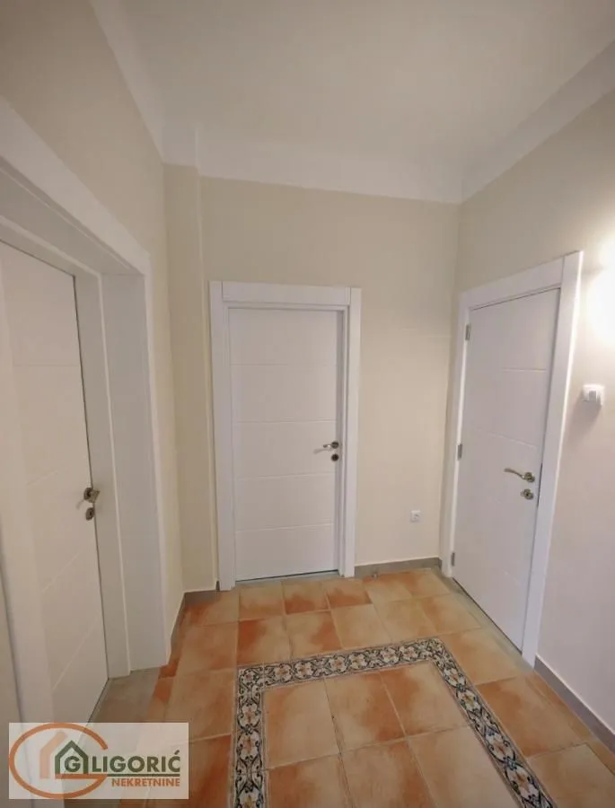 Izdavanje, dvosoban stan, 34m², Skadarlija, Beograd
