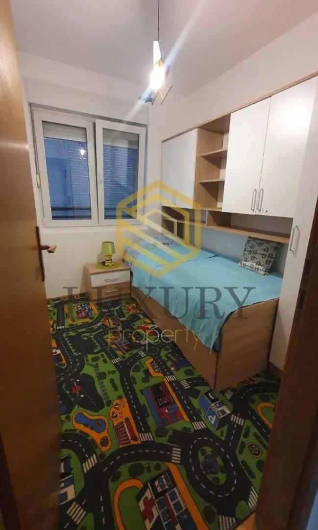 Izdavanje, dvosoban stan, 63m², Blok 9, Podgorica