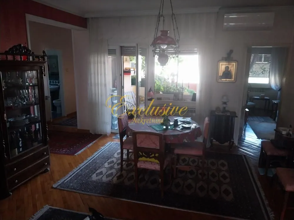 Sale, four bedroom apartment, 105m², Stari Grad, Beograd